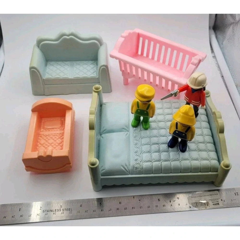 Vintage Playskool‎ 1990 Dollhouse Furniture, People **READ